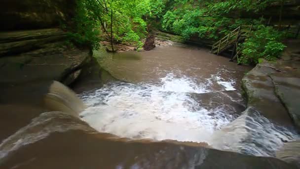 Giants badkar matthiessen state park — Stockvideo