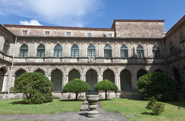 Claustro de un monasterio — Foto de Stock