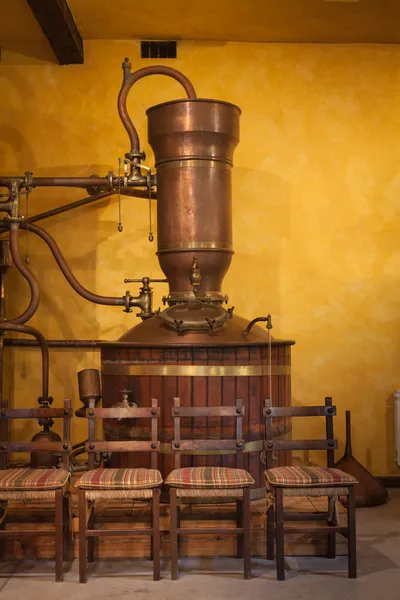 Alembic att destillera vin — Stockfoto