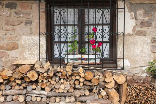 Fenster eines Hauses — Stockfoto