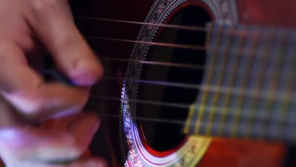 Gitarre im Licht — Stockvideo