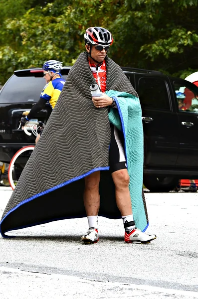 Man at End of Bicycle Ride — Stock Photo, Image