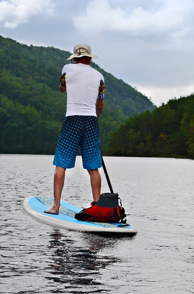 Paddleboard adam — Stok fotoğraf