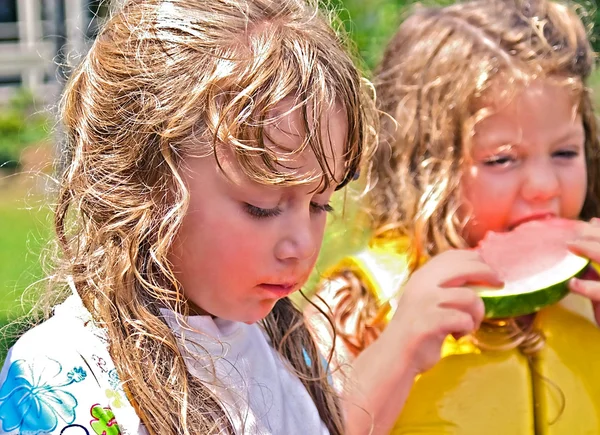 Cute Girls Eating Watermelon — Stock Photo, Image