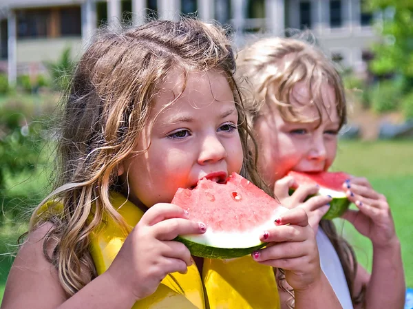 Cute Girls Eating Watermelon — Stock Photo, Image