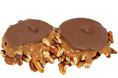 çikolata ve karamel şeker pecans ile