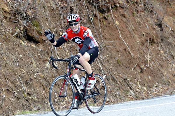 Man Riding Bike em uma corrida — Fotografia de Stock