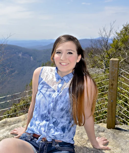 Girl on a Hiking Trail — Stock Photo, Image