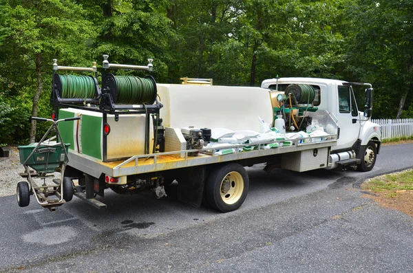 Velké zahradě postřikovač truck — Stock fotografie