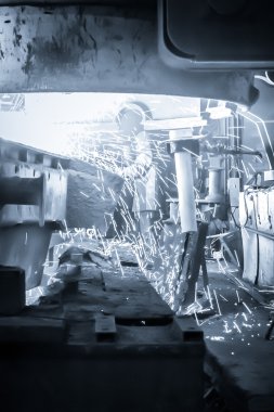 Fabrikada. Metal üretimi