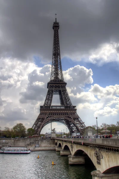 Eiffel torony Párizsban — Stock Fotó