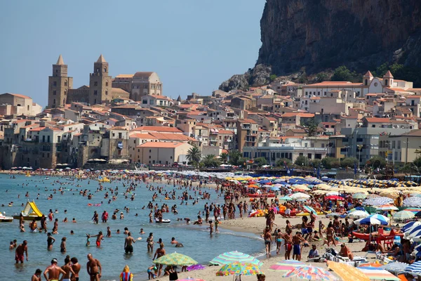 Cefalu, Сицилія — стокове фото