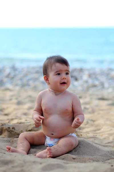 Bébé sur la plage — Photo