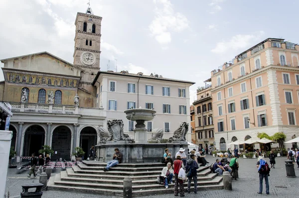 Santa maria i trastevere kyrkan i Rom — Stockfoto