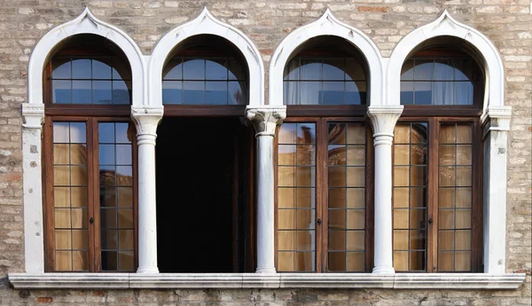 Venedik windows — Stok fotoğraf