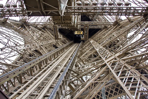 Wieża Eiffla w Paryżu — Zdjęcie stockowe