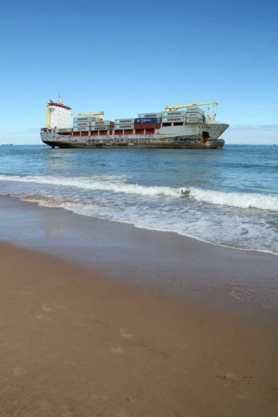 Beached ship — Stock Photo, Image