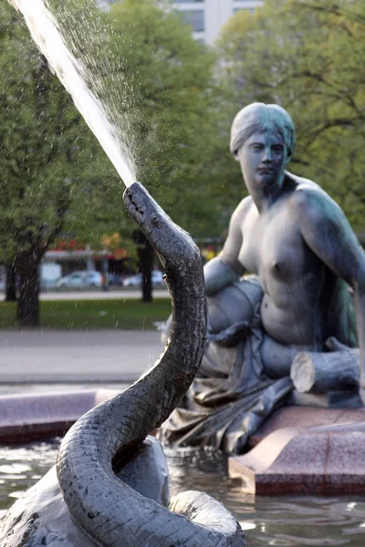 ベルリンで Neptunbrunnen (ネプチューンの噴水) — ストック写真