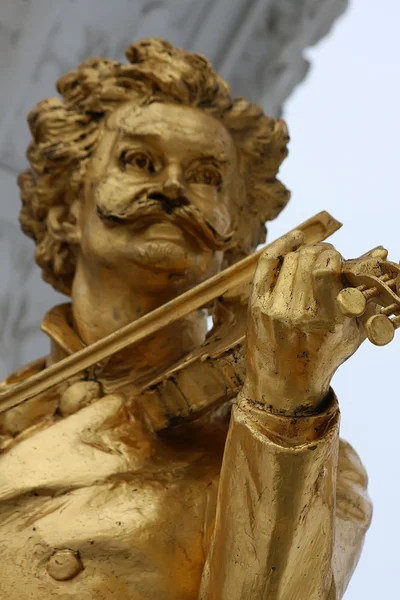 Estátua de Johann Strauss no stadtpark em Viena — Fotografia de Stock