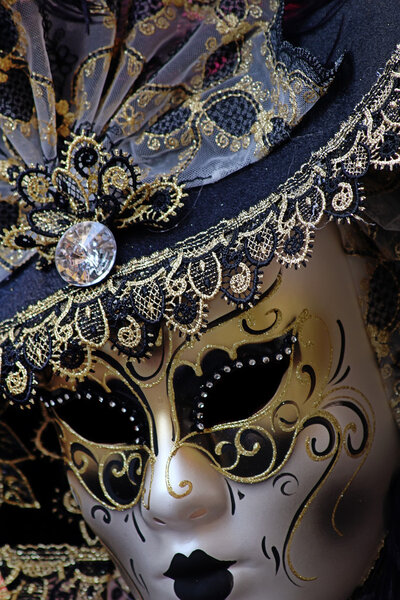 Венецианская карнавальная маска
