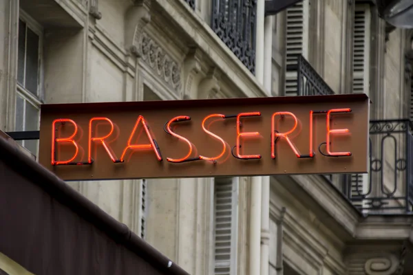 Μπρασερί σημάδι στο Παρίσι — Φωτογραφία Αρχείου