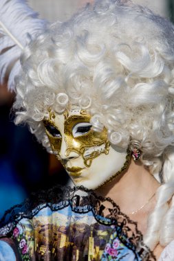 geleneksel Venedik karnaval maskesi