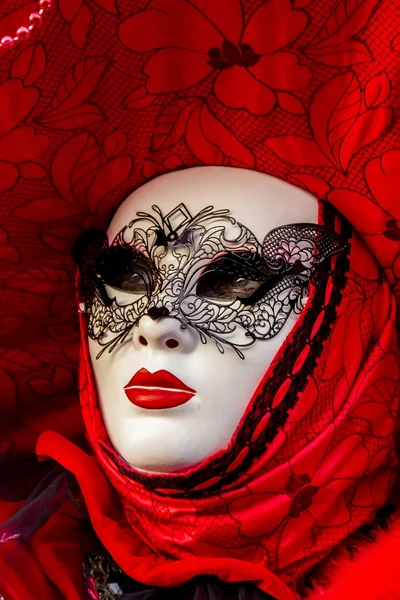 Traditional Venetian carnival mask — Stock Photo, Image