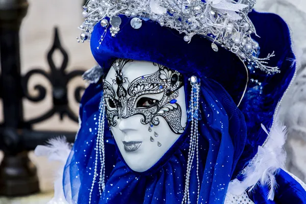 Traditional Venetian carnival mask — Stock Photo, Image