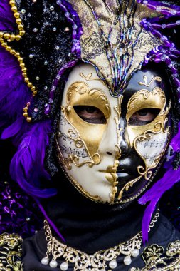 geleneksel Venedik karnaval maskesi