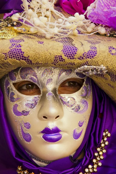 Máscara tradicional de carnaval veneziano — Fotografia de Stock