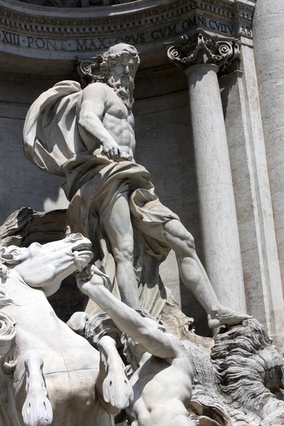 Trevi fontein in Rome, Italië — Stockfoto