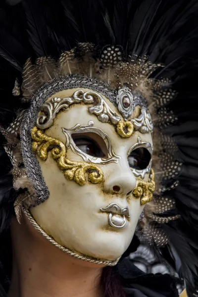 Máscara tradicional de carnaval veneziano — Fotografia de Stock