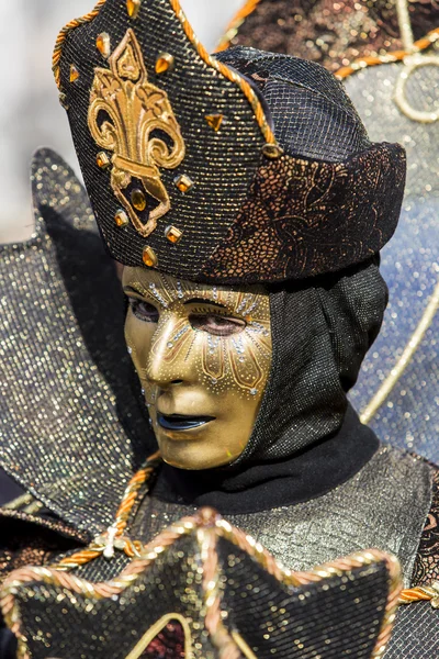 Máscara tradicional de carnaval veneziano — Fotografia de Stock