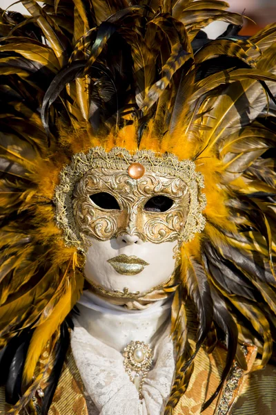 Máscara tradicional de carnaval veneziano — Fotografia de Stock