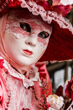 Venedik karnaval maskesi