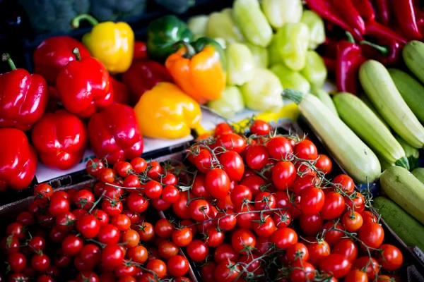 Grönsaker på marknaden — Stockfoto