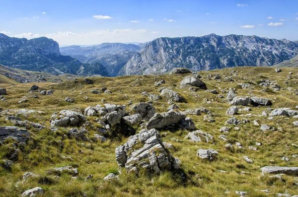 Yüksek dağ — Stok fotoğraf