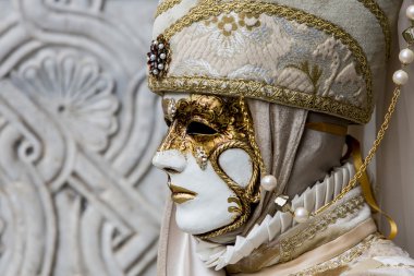 geleneksel Venedik karnaval maskesi