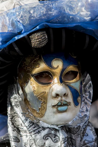 Máscara tradicional de carnaval veneziano — Fotografia de Stock