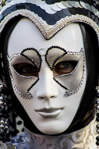 Máscara tradicional de carnaval veneziano — Fotografia de Stock