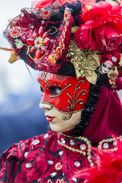 Máscara tradicional de carnaval veneziano — Fotografia de Stock