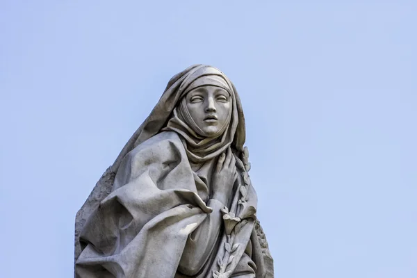 Catharina da siena statua w Rzymie — Zdjęcie stockowe