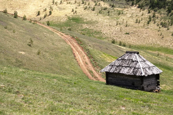 Дом в горах — стоковое фото