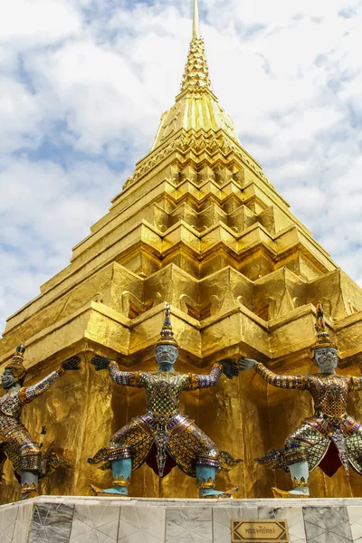 タイのバンコクにある壮大な宮殿です — ストック写真