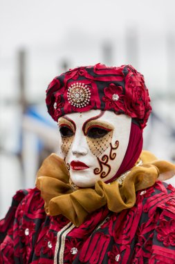 geleneksel Venedik karnaval maskesi