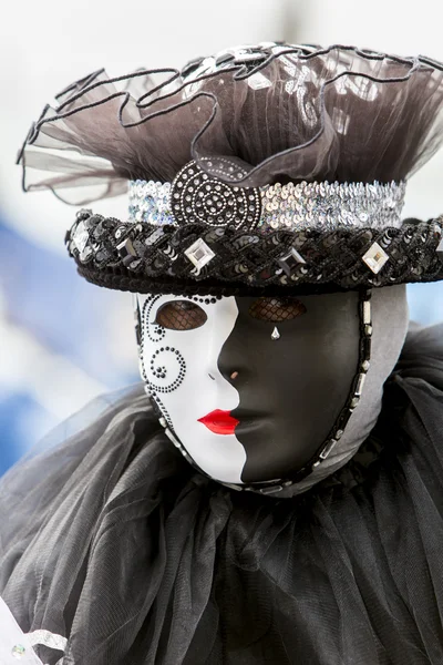 Traditionele Venetiaanse carnaval masker — Stockfoto