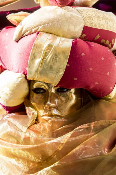 Máscara de carnaval veneciana tradicional — Foto de Stock