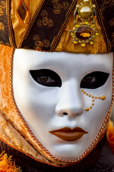 Máscara tradicional de carnaval veneziano — Fotografia de Stock