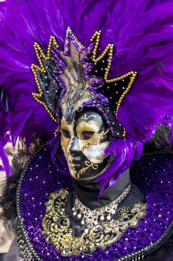 Venedik karnaval maskesi