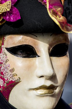 geleneksel Venedik karnaval maskesi